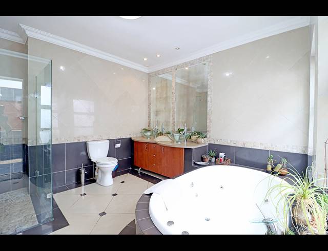 3 BEDROOM FREEHOLD FOR SALE IN HIGHLANDS NORTH